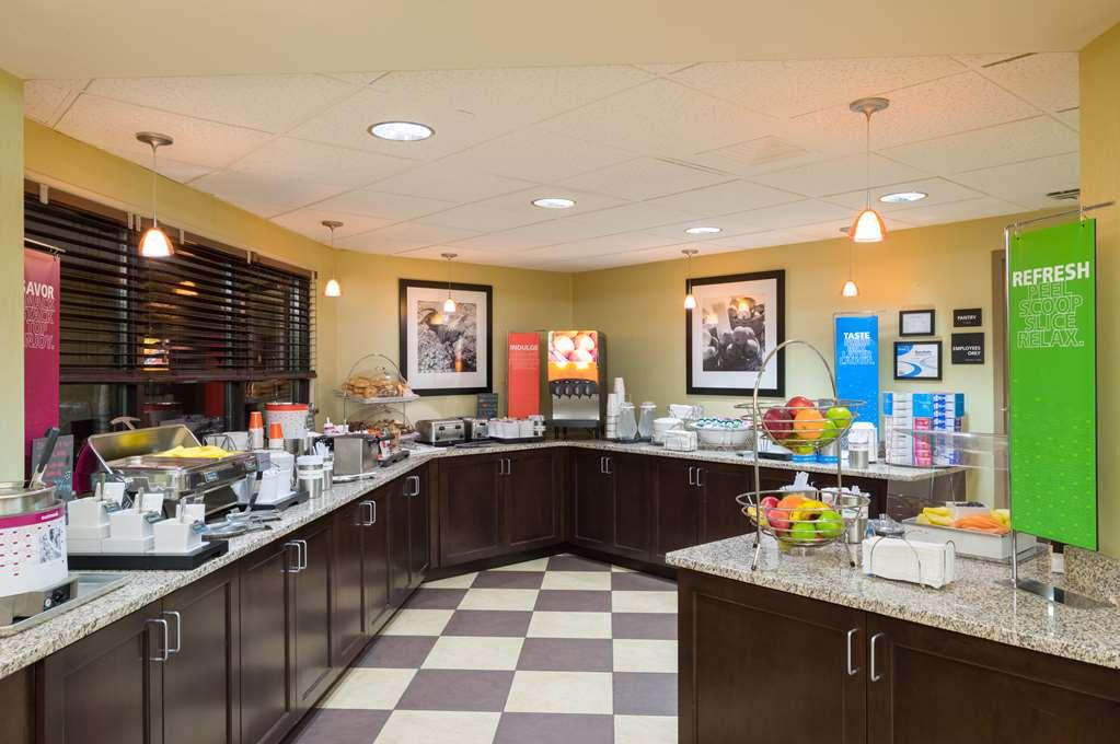 Larkspur Landing Carlisle Hotel Ресторант снимка
