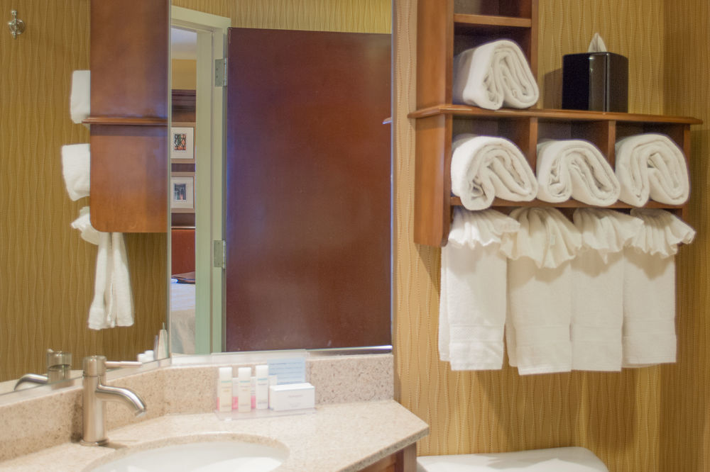 Larkspur Landing Carlisle Hotel Екстериор снимка