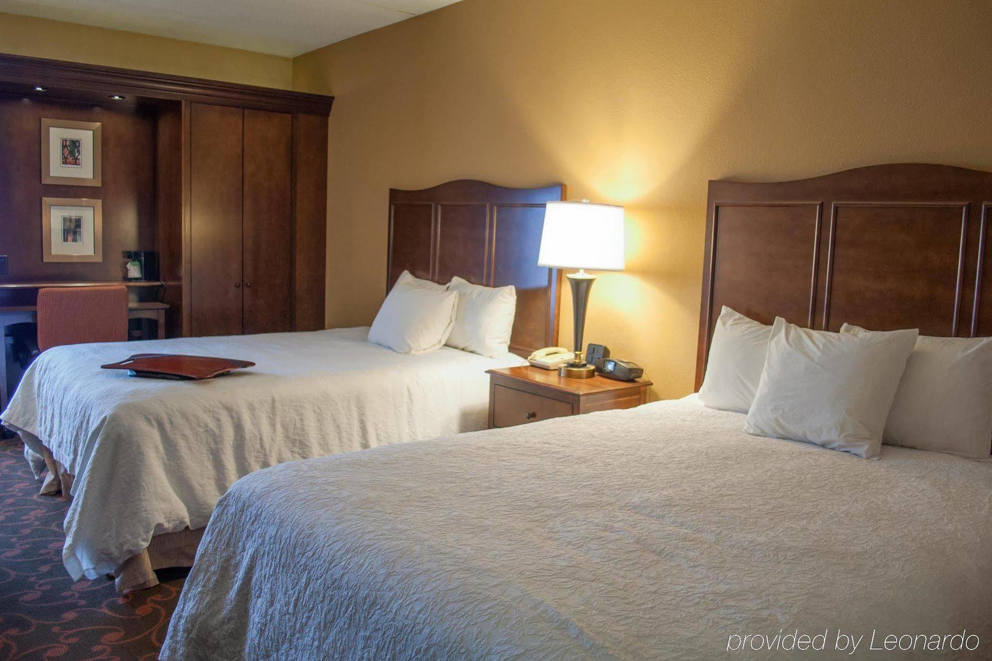 Larkspur Landing Carlisle Hotel Екстериор снимка